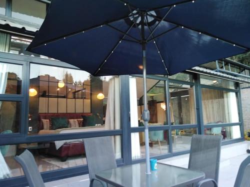 Ein Patio oder anderer Außenbereich in der Unterkunft Bramasole Boutique Hotel
