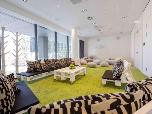 Ruang duduk di Novotel Wien Hauptbahnhof