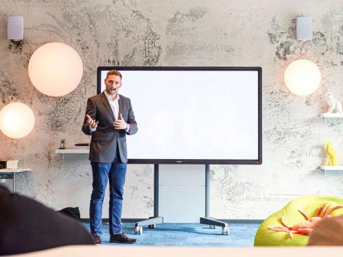 Televisyen dan/atau pusat hiburan di Novotel Wien Hauptbahnhof