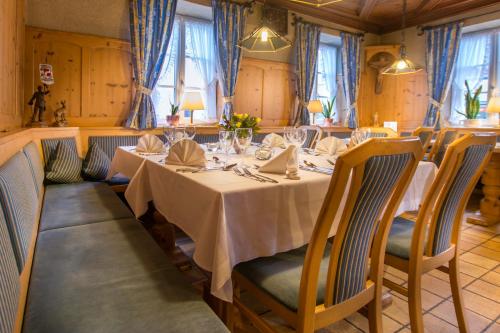 Gasthof Diemにあるレストランまたは飲食店