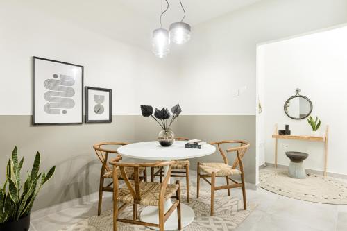 Kép Serene 1 BR Apartment in Koukaki by UPSTREET szállásáról Athénban a galériában