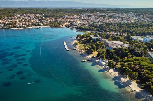 Cosy apartment 5min to beach Mirela Borik