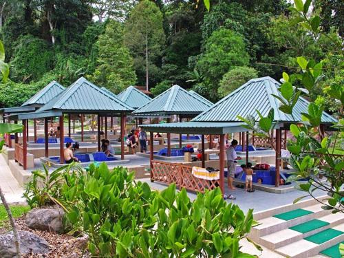 Taman di luar Keenomulok Holiday Home