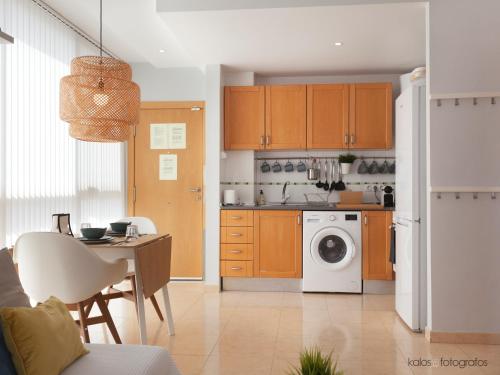 Kuchyňa alebo kuchynka v ubytovaní Encantador apartamento junto al Mediterraneo by Hometels