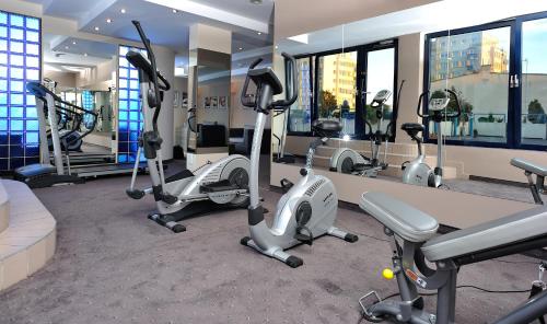 Fitness centrum a/nebo fitness zařízení v ubytování City Hotel