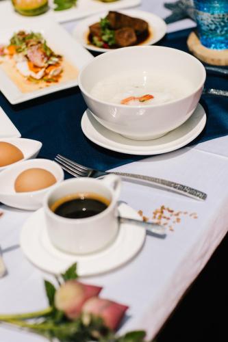 Mad på resortet eller i nærheden