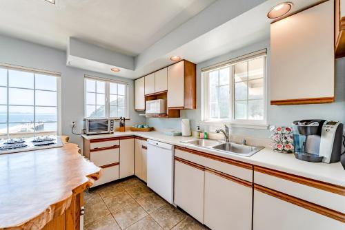 Seascape Home & Cottage – Photos 4