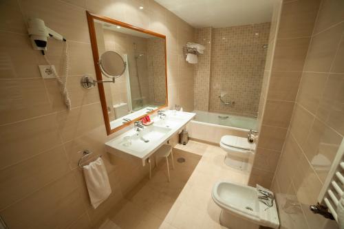 Koupelna v ubytování Hotel Torcal