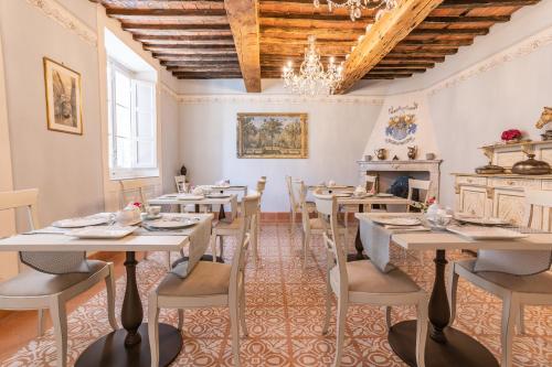 Restaurace v ubytování Villa La Preziosa