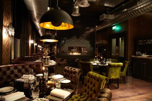 A restaurant or other place to eat at Malmaison Dundee 
