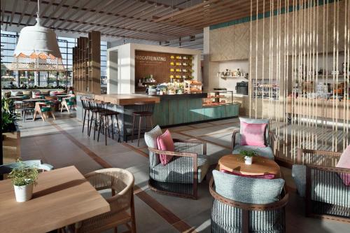 Holiday Inn & Suites - Dubai Festival City by IHG Image