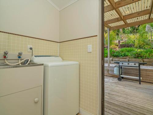 Fotografie z fotogalerie ubytování Tairua Harbour Views - Tairua Holiday Home v destinaci Tairua