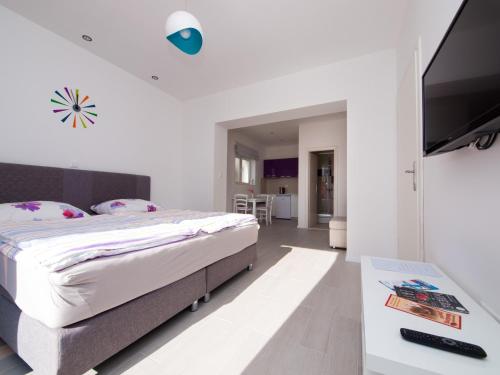 Apartments F & P