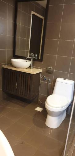 Ένα μπάνιο στο Gold Coast Rose Studio