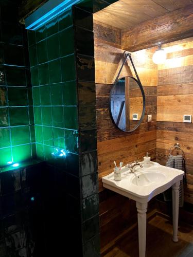 Bilik mandi di The Old Mill