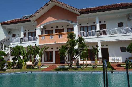 Foto sihtkohas Puncak asuva majutusasutuse Hotel Lurus galeriist