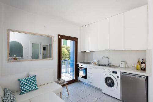 Olive Tree, Mykonos Town 2BRM Apartment with Pool