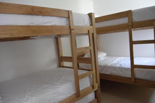 Palanda nebo palandy na pokoji v ubytování Apartasol Santa Fe de Antioquia