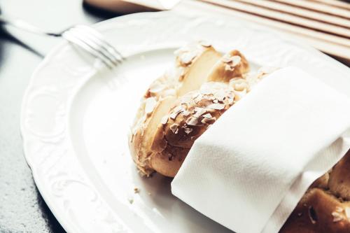 ホテルの敷地内または近くでの食事または食べ物