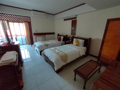 Gallery image of Riverfront Hotel Mukdahan in Mukdahan