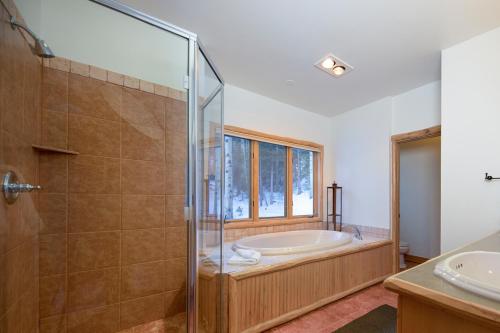 Koupelna v ubytování Aspen Meadow Lodge