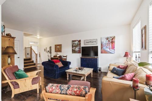 Beautifully Updated Sandpoint Townhome – Photos 2