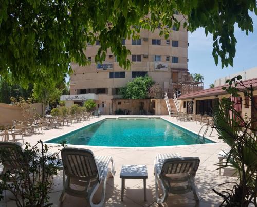 Mansouri Mansions Hotelの敷地内または近くにあるプール