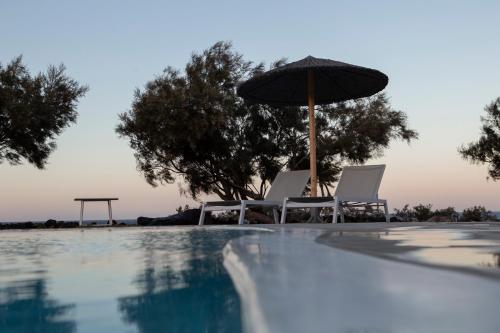 Piscina di Villa Beltramo Santorini 2 bedroom private pool villa o nelle vicinanze
