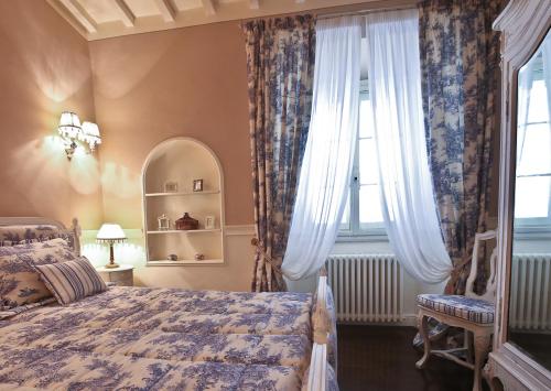Ponte Vecchio Luxury Suite - Daily Refresh Available