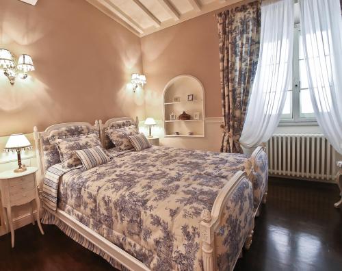 Ponte Vecchio Luxury Suite - Daily Refresh Available