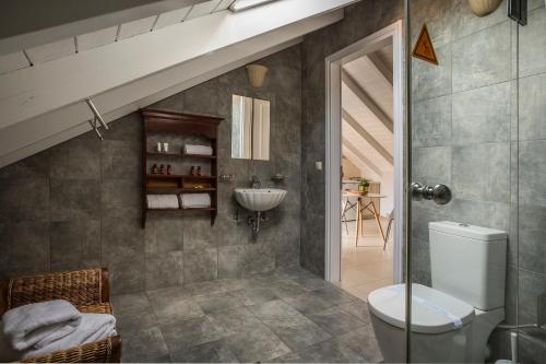 Koupelna v ubytování Balhambra Suites - Adults Only