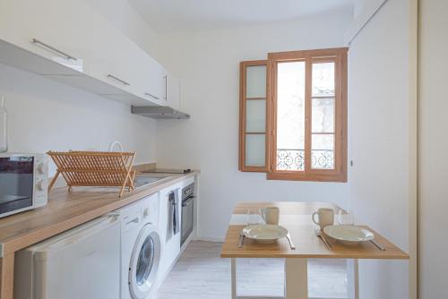 Η κουζίνα ή μικρή κουζίνα στο Vence...sur les pas de Matisse