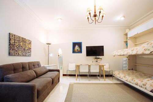 APARTAMENTO CENTRICO JUNTO ESTACION TREN Y AUTOBUS