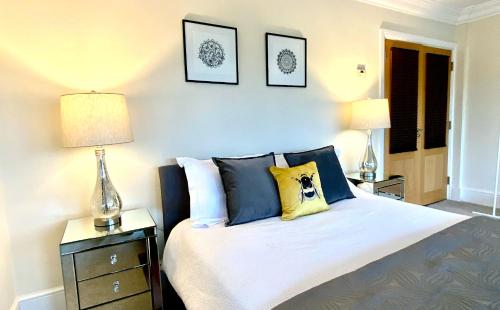 Private Room - The River Room at Burway House on The River Thames