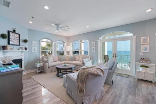 Chic Gulf-Front Condo #C302 Condo