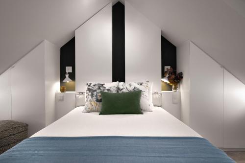 Jasmine Loft