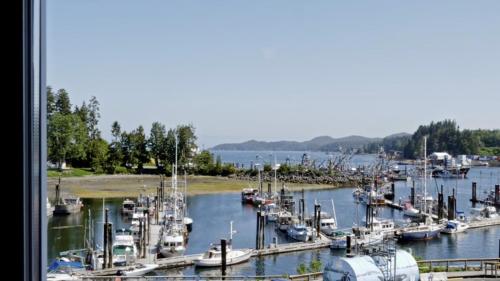 Üldine vaade majutusasutusest Quarterdeck Inn Port Hardy