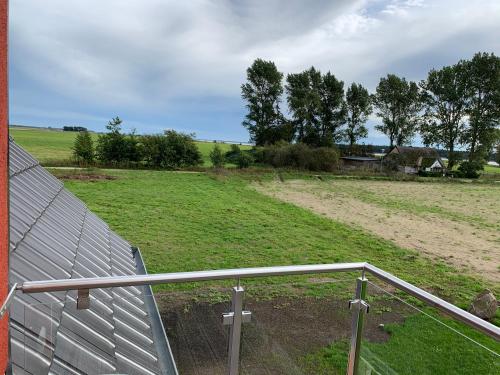 vistas al campo desde el porche de una casa en Zur Vogelwiese, en Bresewitz