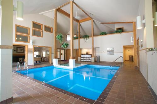 The swimming pool at or close to Trail Creek: Walk to lifts, ski home! Closest unit to lifts, ski home trail, sports center