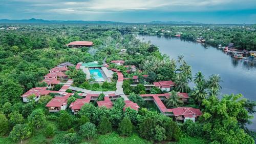 Gallery image of Peam Snea Resort in Kampot
