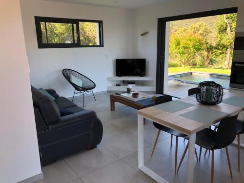 Et tv og/eller underholdning på Villa Machja Solenzara