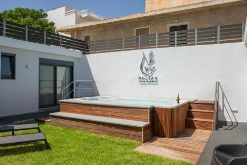 Πισίνα στο ή κοντά στο Nectar Luxury Residence