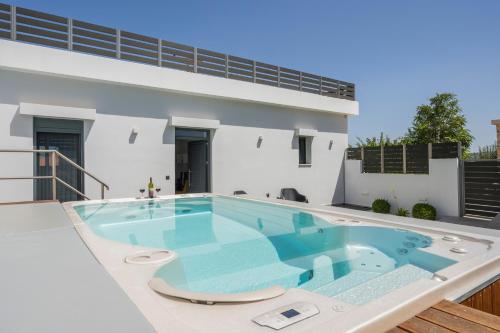 Πισίνα στο ή κοντά στο Nectar Luxury Residence