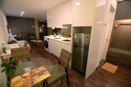 Una cocina o cocineta en Cosy private suite 2BR 591 Nexus USJ Shah Alam