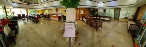 Posezení v ubytování SAJ Earth Resort & Convention Center , Kochi