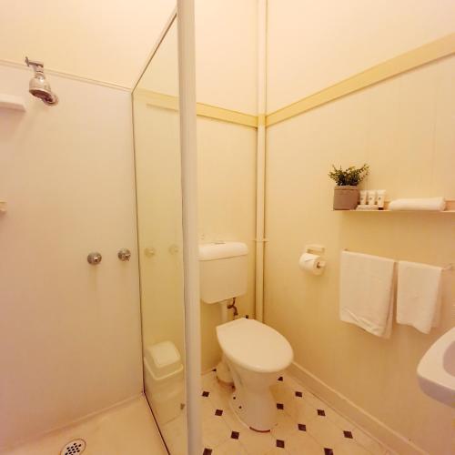 Ένα μπάνιο στο Point Lonsdale Guest House