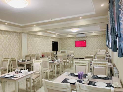 Restoran atau tempat lain untuk makan di ARK BILLUR HALAL Hotel by HotelPro Group