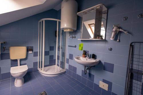 Ένα μπάνιο στο Apartment Stella