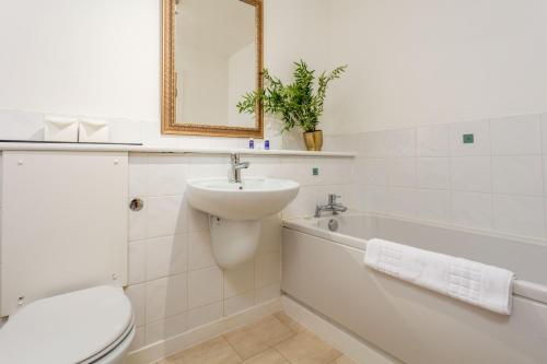 A bathroom at Walker Suite No53 - Donnini Apartments
