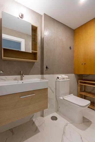 Lujan Deluxe Suites by Valcambre